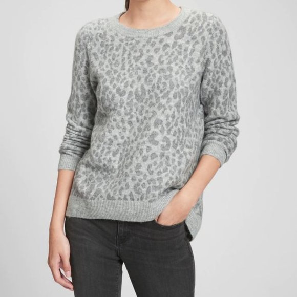 Forever Cozy Crewneck Sweater Grey Animal Leopard Print - Picture 1 of 4